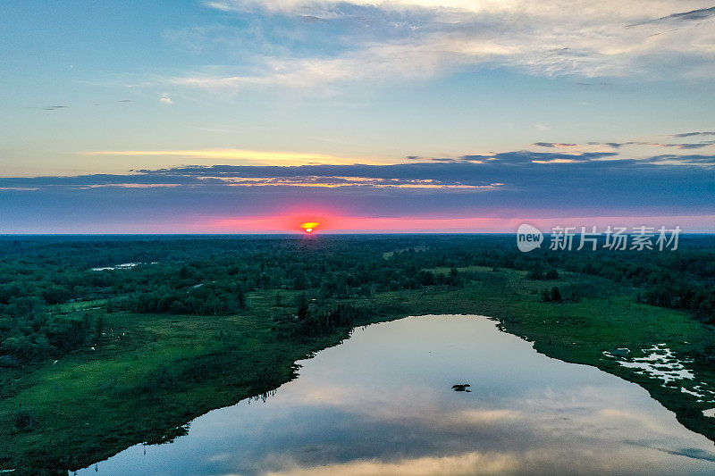 黄昏时的Muskoka Torrance Barrens Dark-Sky保护区，Gravenhurst，加拿大